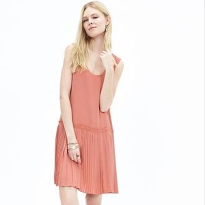 Banana Republic soft pink pleated dress